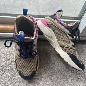 Fabeletics Studio 5 Brown multi studio hiking sneaker, size 5.5-6, women’s shoes